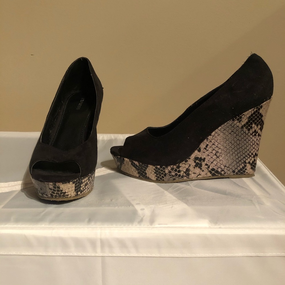 Express Snake Skin Wedge